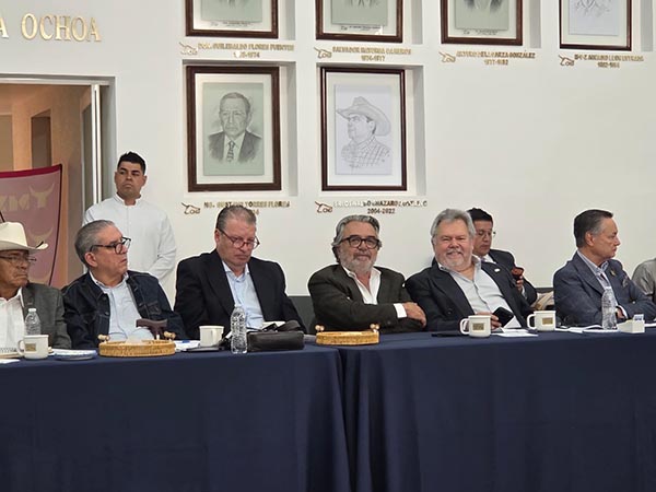 Integrantes en la reuni�n