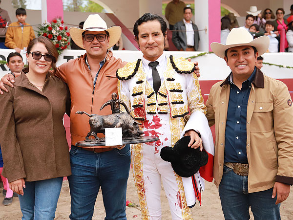 Angelino De Arriaga gran triunfador