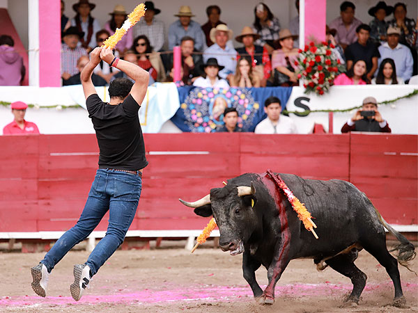 Jos� Luis Angelino invitado en banderillas