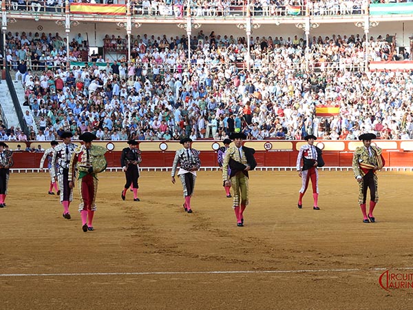 Al final del pase�llo