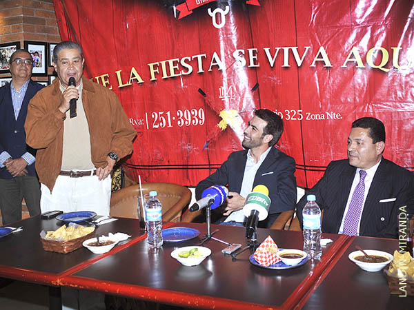 Arturo Mac�as y Juan Pablo Corona