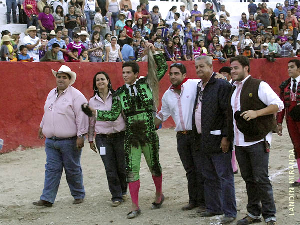 Tarde de triunfo en Cedral, SLP