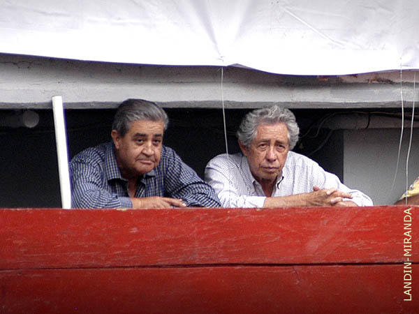 En el burladero con Manolo Armillita