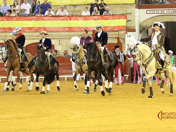 Cartel de caballistas en El Puerto