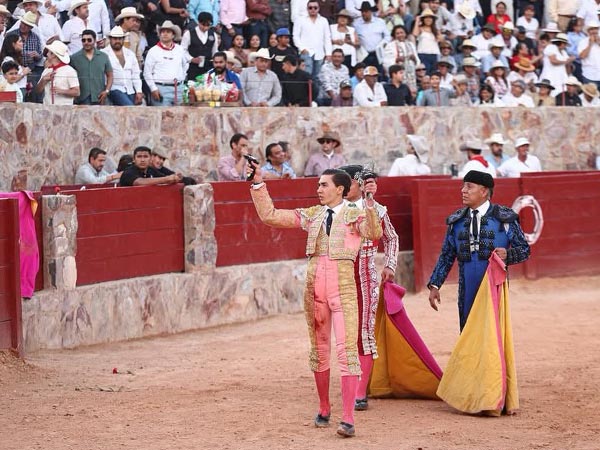 Dos orejas para Bruno Aloi