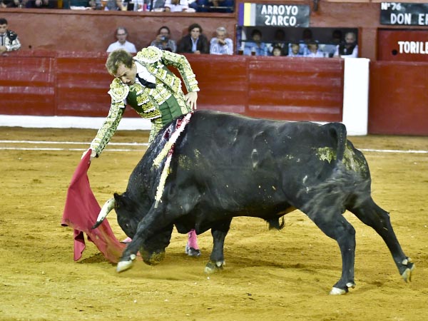 Mando hispano