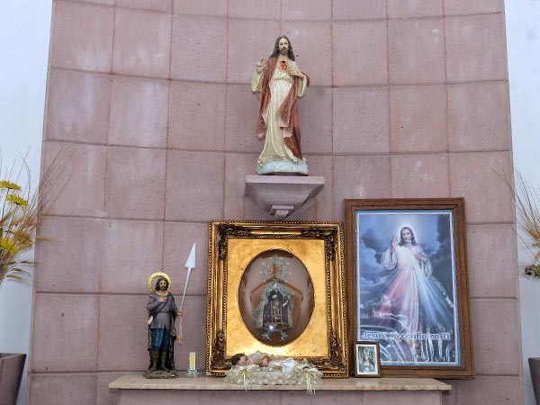 En la capilla de la plaza
