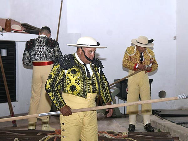 Preparando lanzas