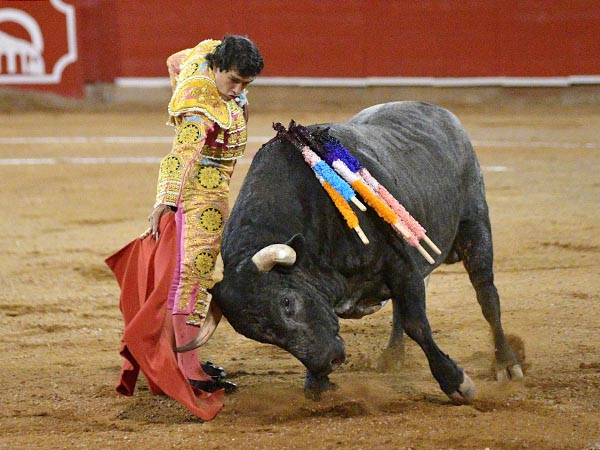 Isaac le busc� las vueltas