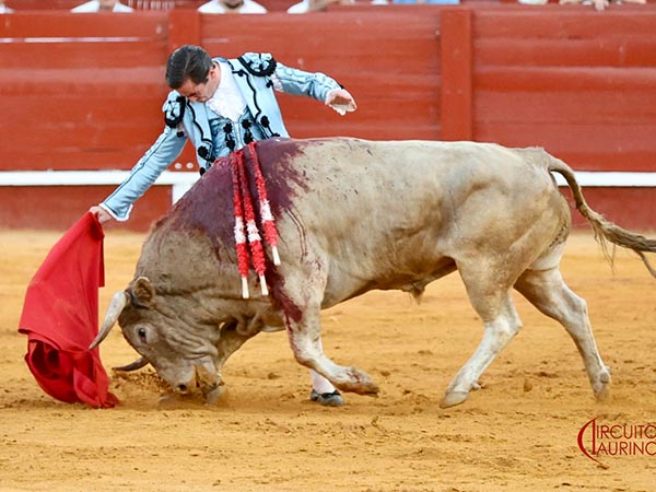 Noble y humillado