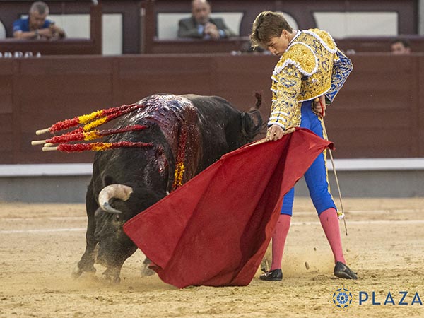 Luci� por el lado izquierdo
