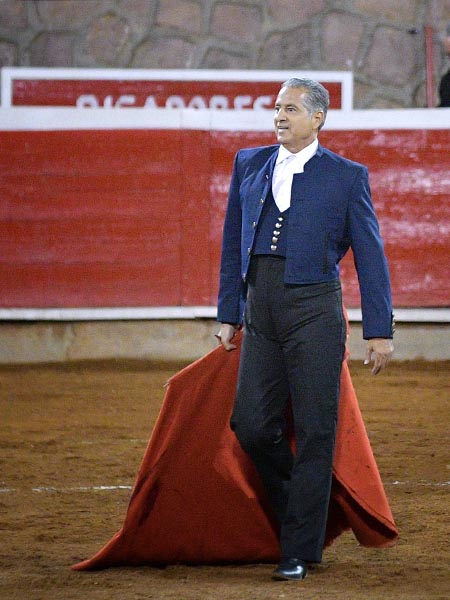 Hern�n, en torero