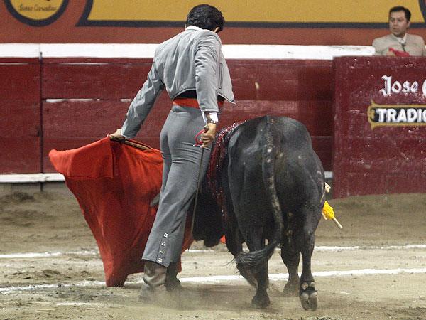 Toreando con las mu�ecas