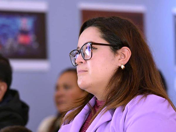 Norma Raygoza particip� en la conferencia
