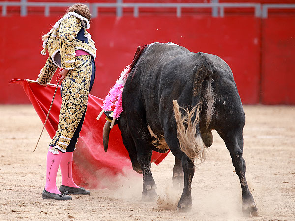 Con valor y ritmo