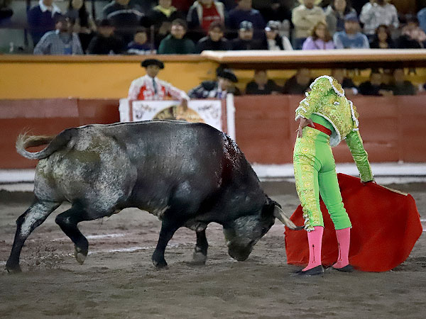 Corriendo la man0