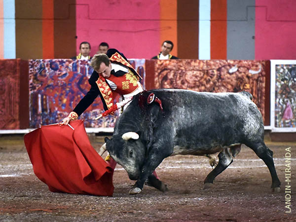 La garra, aportaci�n de Rom�n