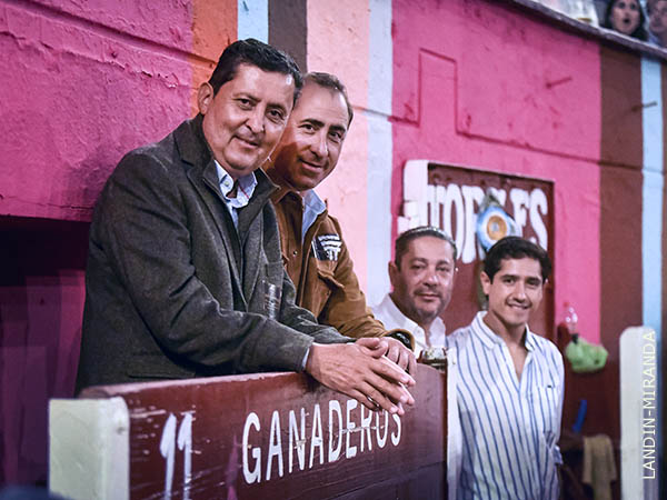 Burladero de las dos ganader�as