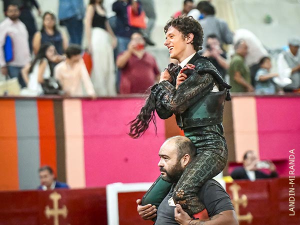 Tras el indulto, sali� en volandas