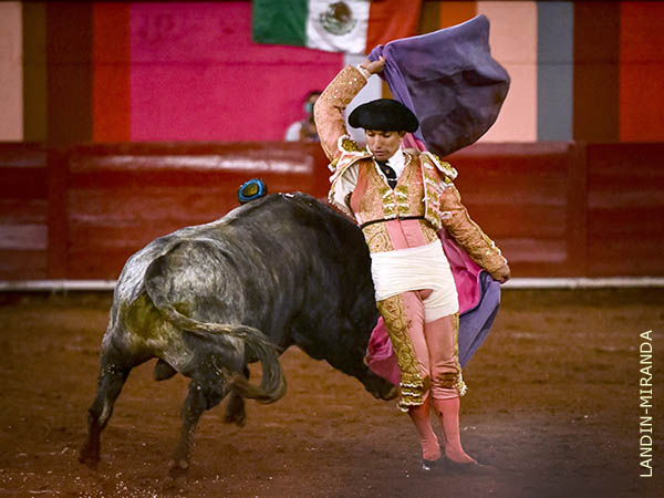 Vistoso quite de C�sar Ruiz