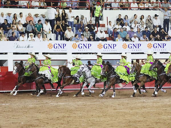 Adelitas en la Monumental