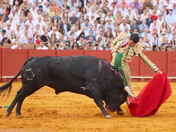 De Justo, primer espada