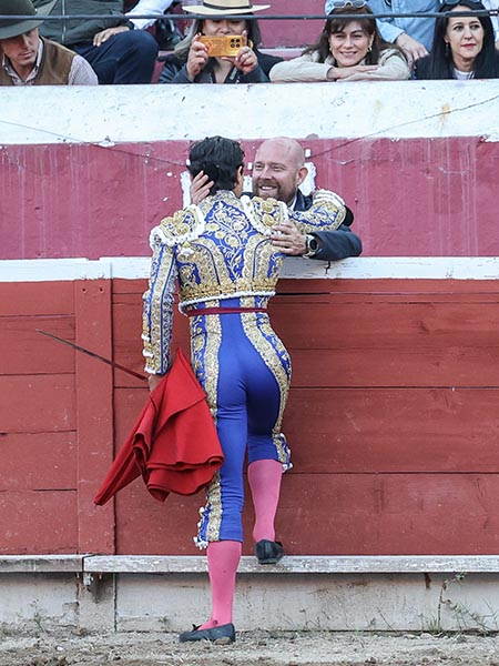 Emotivo brindis a Alejandro Pel�ez