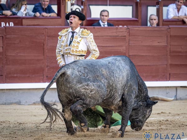 Antonio inicia el mano a mano