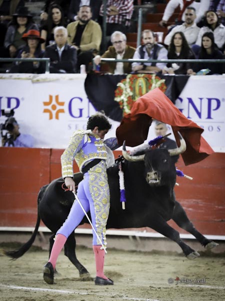 Remate en el tercio