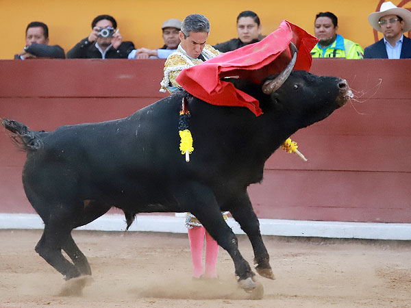 Vibrante inicio