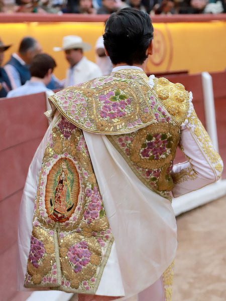 Capote de Paseo con la Virgen