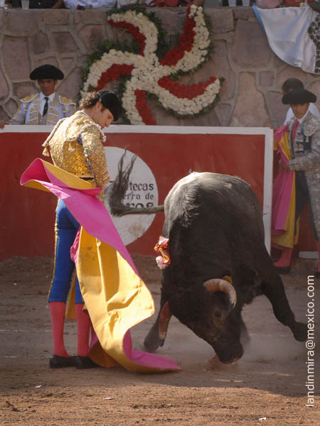 Las manos a la cadera