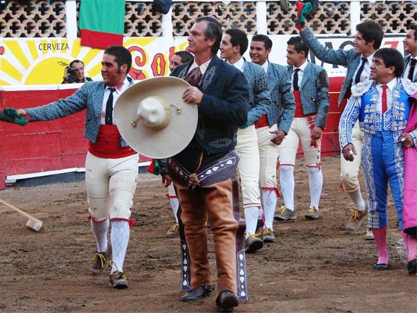 Urquiza y los forcados aplaudidos