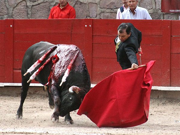 Corriendo la mano con alegr�a