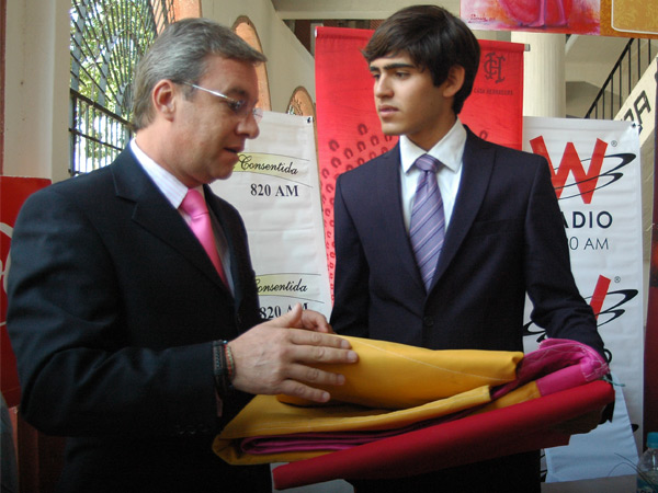 Caba�as agradeci� un brindis