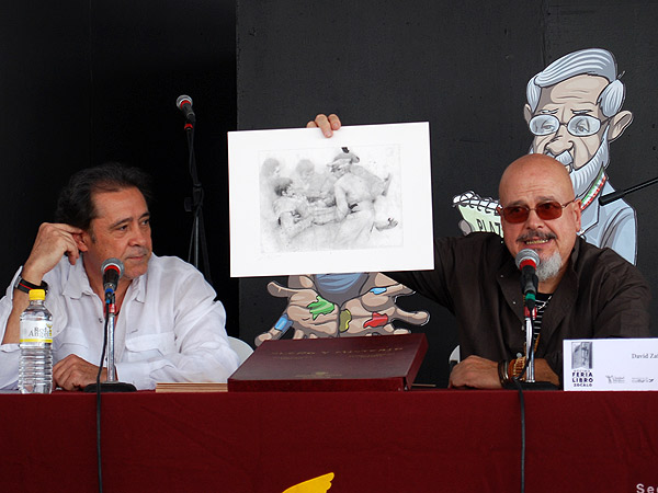 Mostrando uno de los dibujos