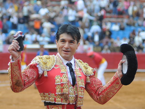 Flores  triunf� a toda costa