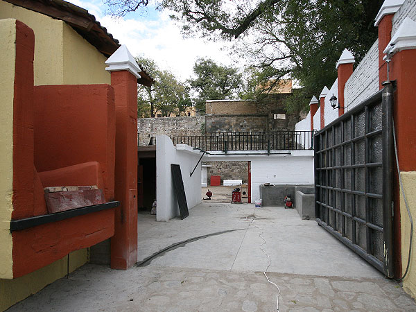 Nuevo port�n en el destazadero