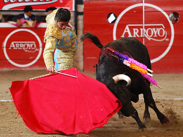 Gran faena derechista de Adri�n