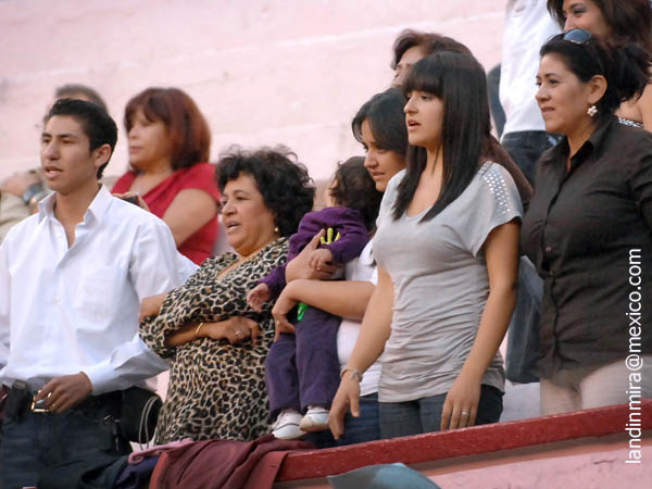 Los Adame en las barreras