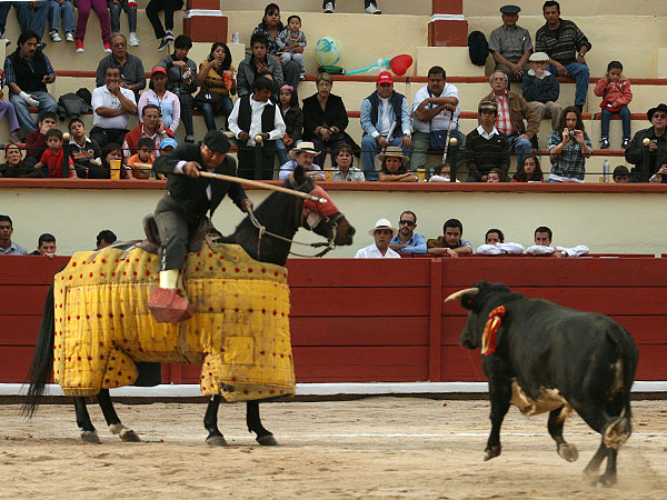 Arranc�ndose con alegr�a