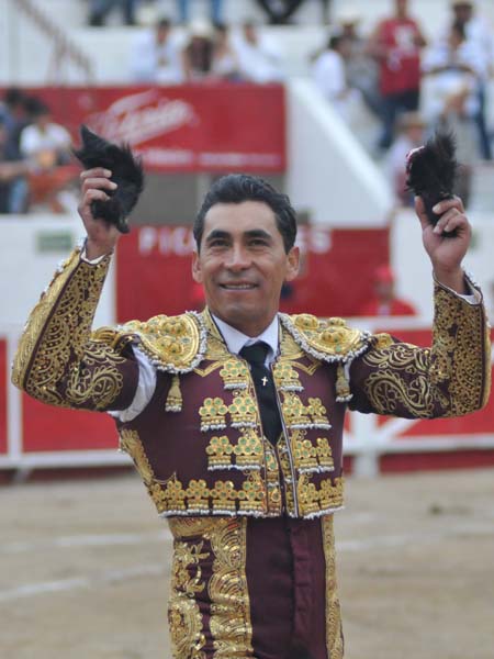 Zotoluco, dos orejas