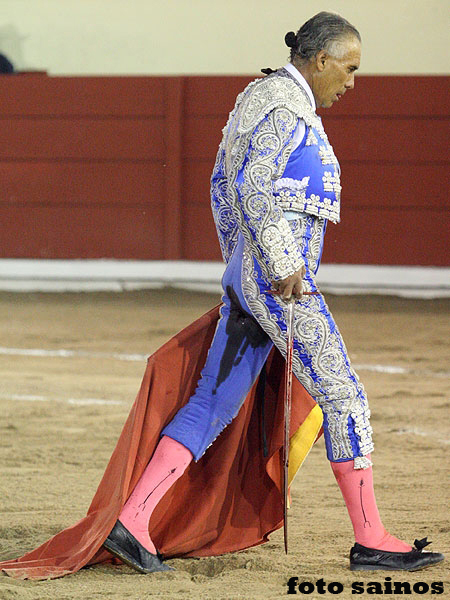 H�roe con cornada (A.S.)