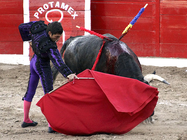 V�ctor Mora, intentando