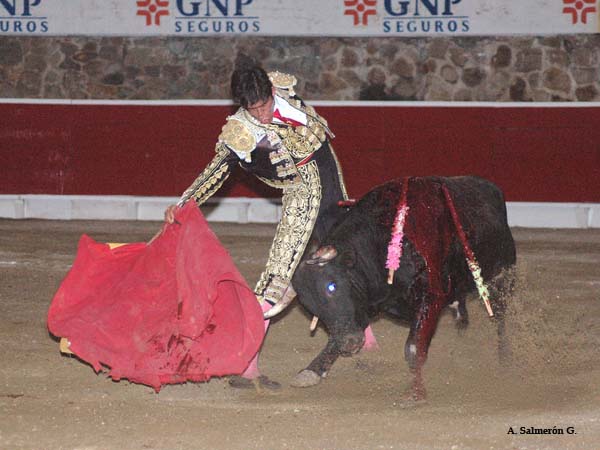 Estir�ndose en un derechazo