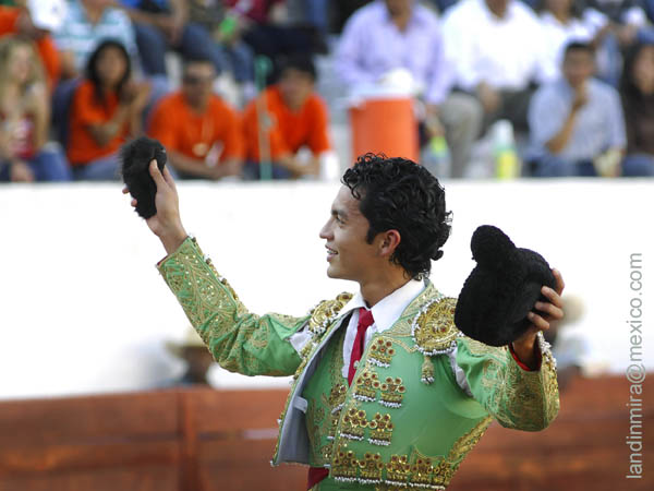 Una oreja para T�llez