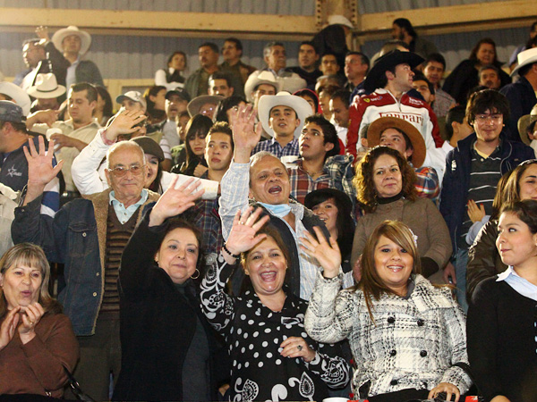 Feliz el p�blico de Morole�n