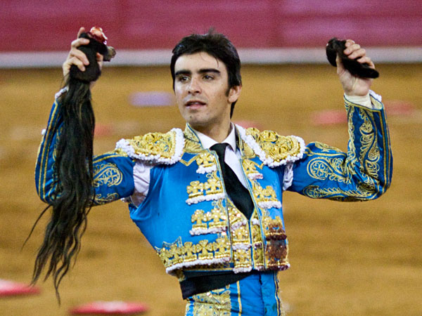 Su  nombre con letras de oro