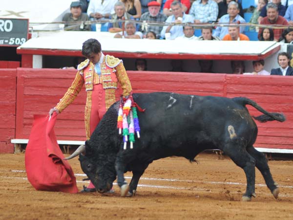 Cosido a mil�metros de la muleta