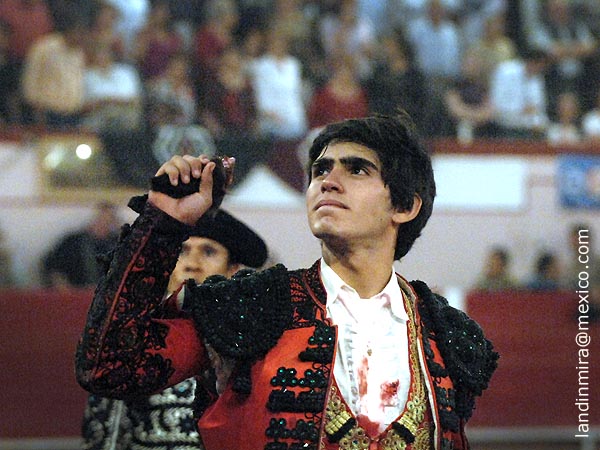 Cort� la �nica oreja de la tarde